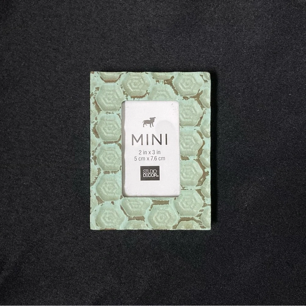 Studio Decor Mint Green Distressed Easel Back Mini 2” x 3” Picture Frame